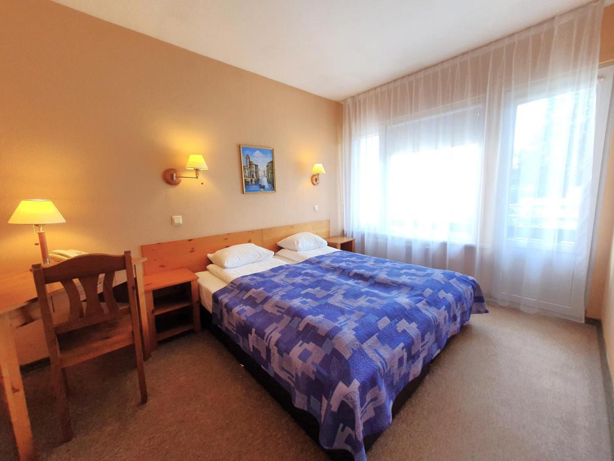Good Stay Eiropa Hotel Economy Jūrkalne Exterior foto