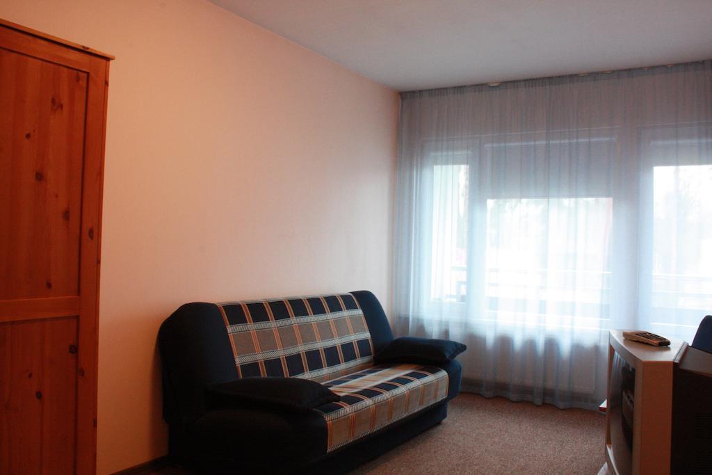 Good Stay Eiropa Hotel Economy Jūrkalne Zimmer foto
