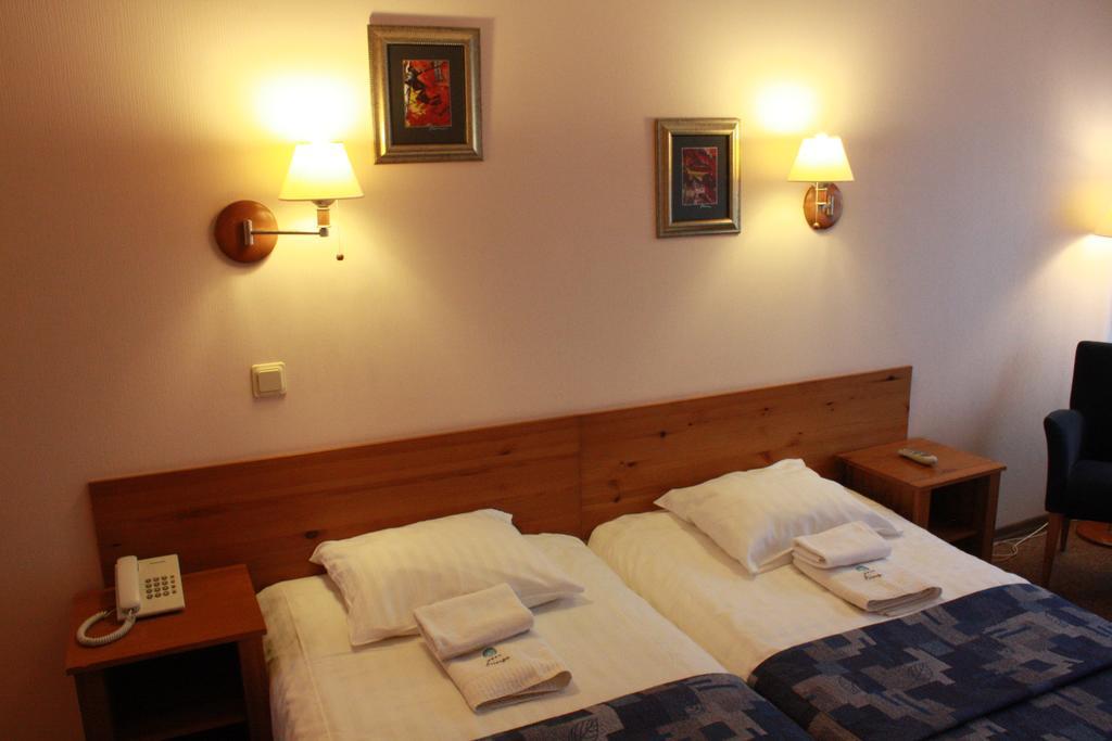 Good Stay Eiropa Hotel Economy Jūrkalne Zimmer foto