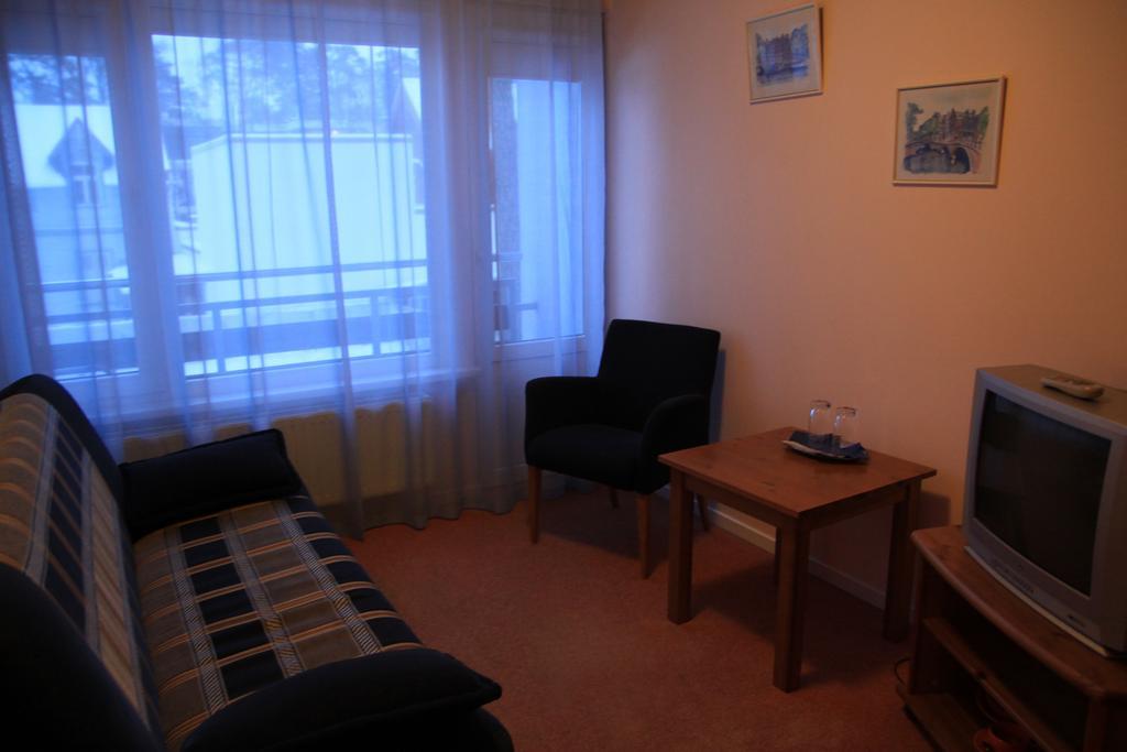 Good Stay Eiropa Hotel Economy Jūrkalne Zimmer foto